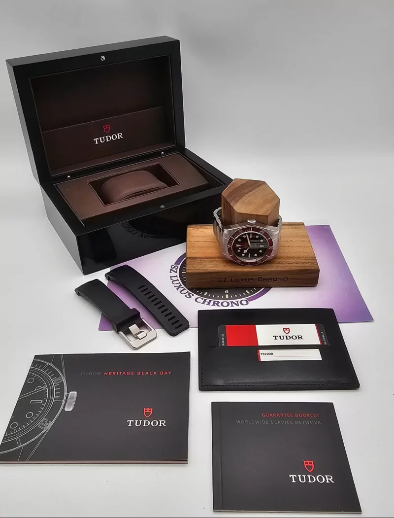 Tudor Black Bay red Smiley Ref. 79220R Full Set LC100