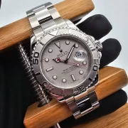 Rolex Yacht-Master 40mm Platin Ref. 16622 P-Serie 2001 Mint