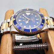 Rolex Submariner Date 40mm Bluesy Stahl/Gold Full Set Mint